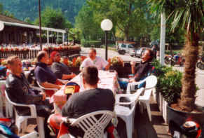 Mittagstisch am Lago d' Caldonazzo.